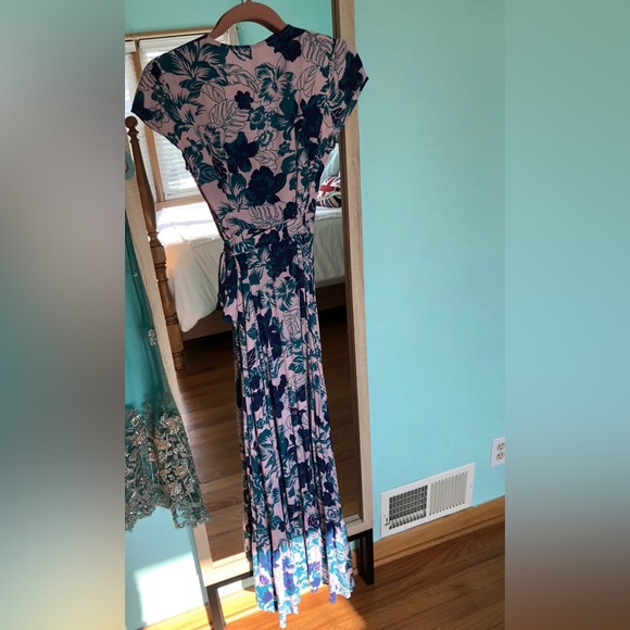Anthropologie Wrap Maxi Dress, By XIX PALMS, Hawaii, Size S, Blue Floral - Picture 4 of 10